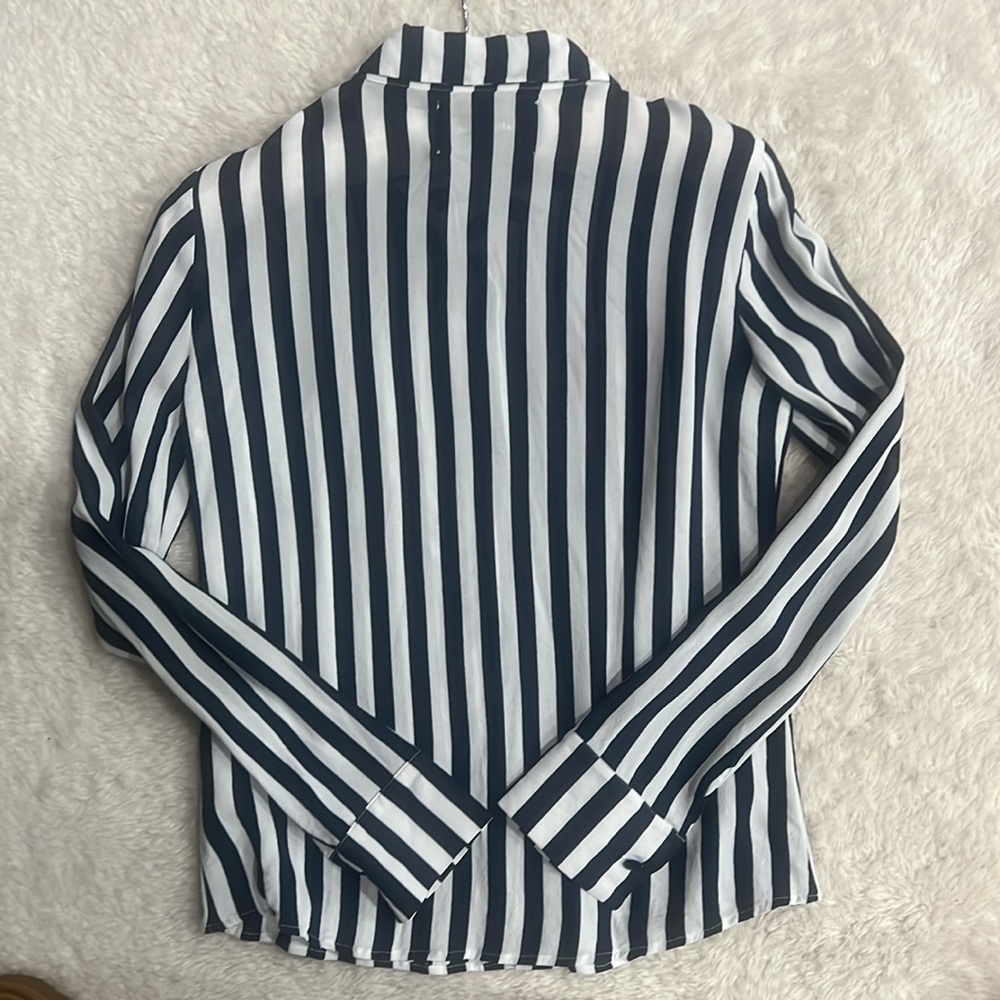 Reformation Blue and White Striped Women's Top
Size small - Picture 2 of 8